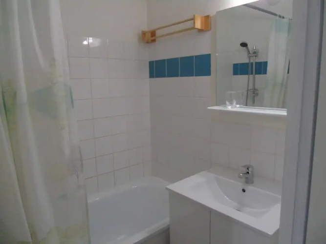 Lou Services Apartment CB7 LSI 001