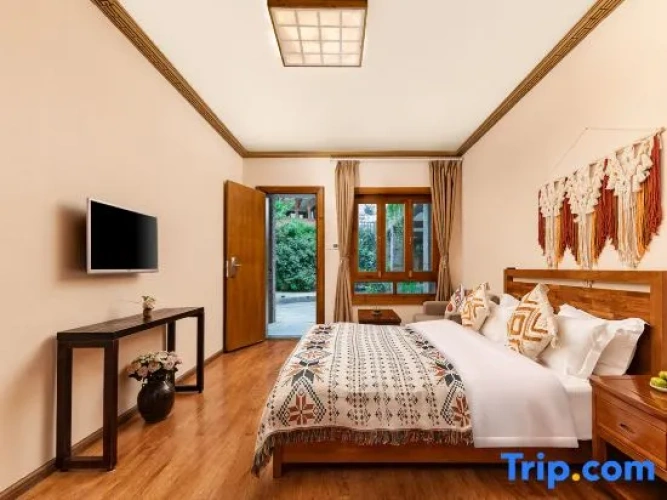 Standard Double room with courtyard view