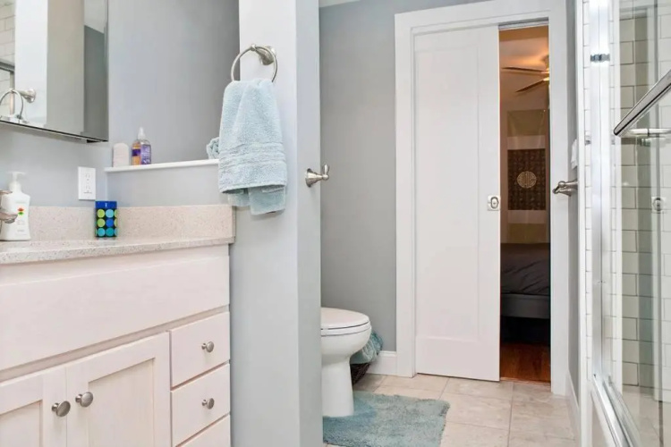 Private NewlyRenovated Br Apt