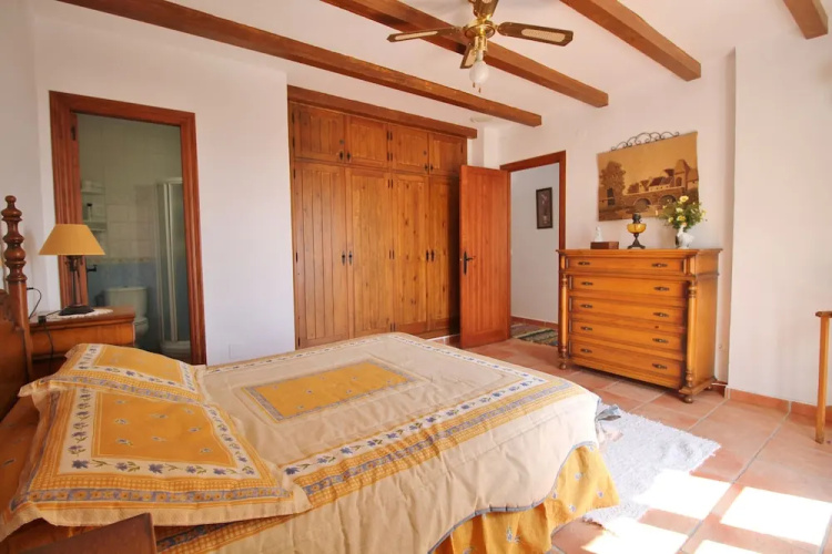 1055 Villa Cerrillo