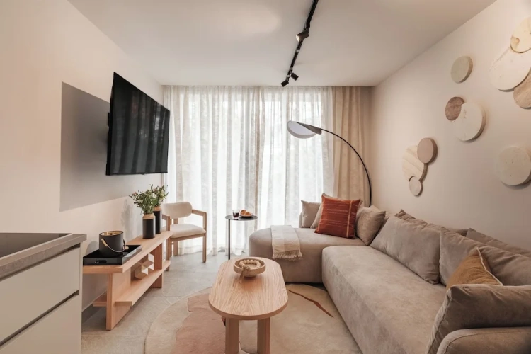 2 Bedrooms Suite with balcony