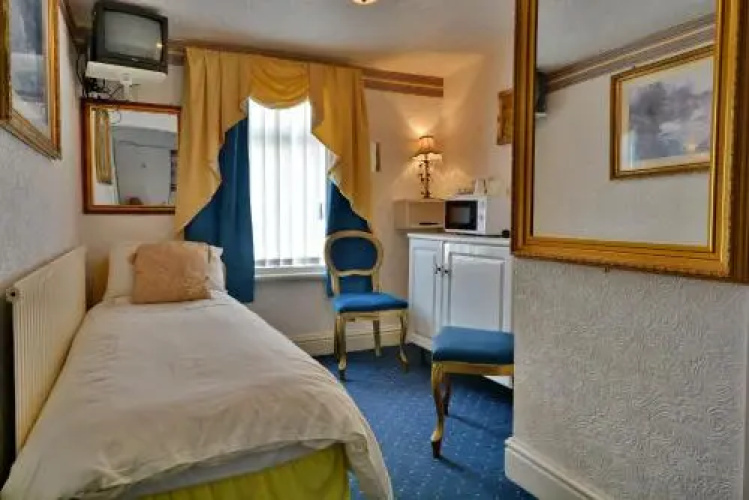 Falklands Hotel