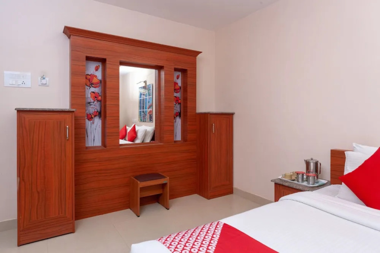 OYO 14872 Annamalai Residency
