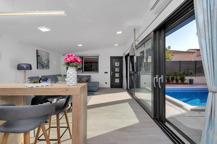 Lulani pool apartment