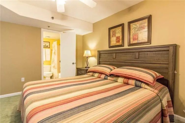 Phoenix VII 614 - 1 Br condo by RedAwning