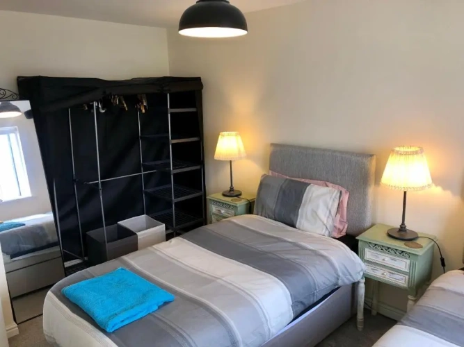 4 Bedrooms Cottage