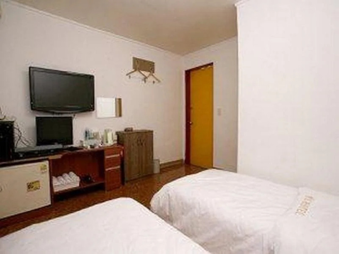 Bando Hotel