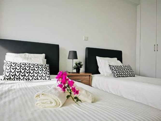 2 Bedrooms Apartment