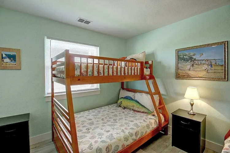 Spacious & Pet Friendly + Game Room Sleeps 10