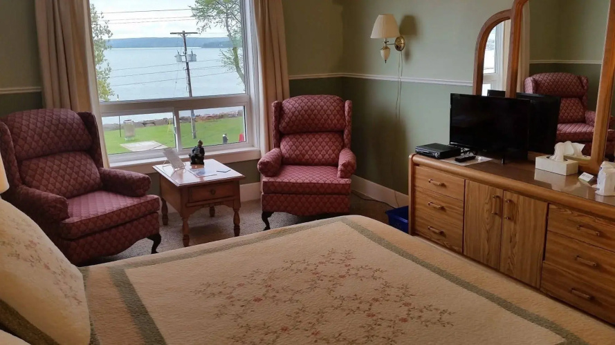 Bayside Inn