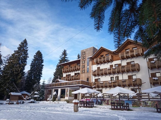 Standard Quintuple room with balcony