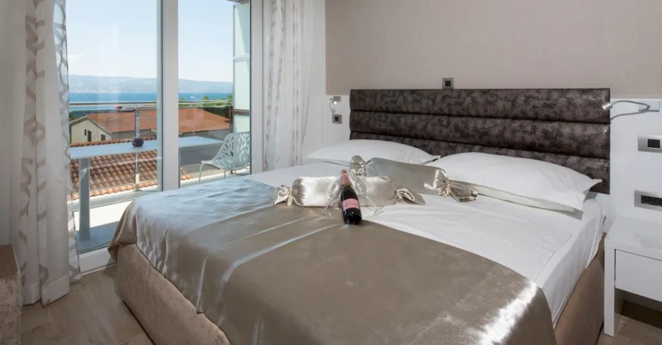 2 Bedrooms Deluxe Apartment with balcony and with sea view