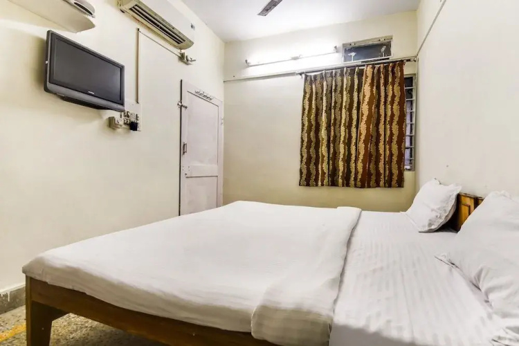 Hotel Alwin by OYO Rooms