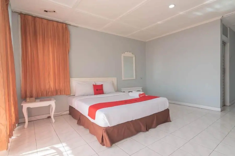 Economy room