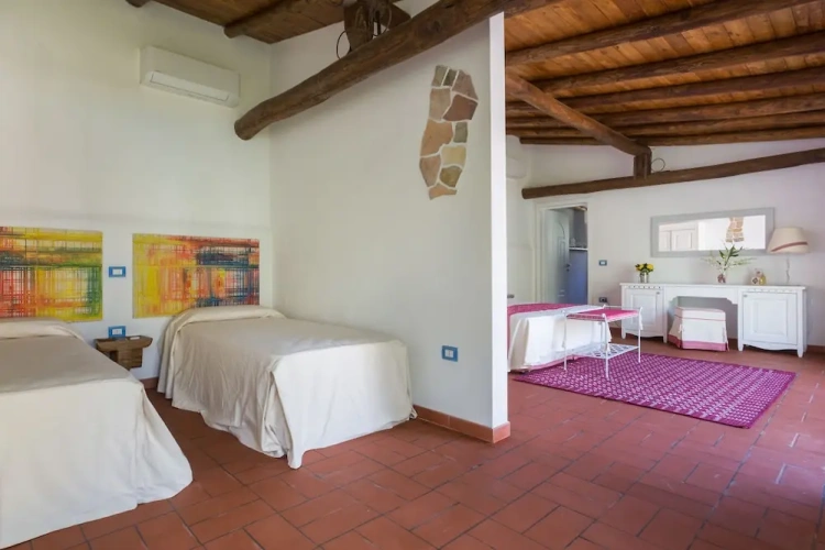 Standard Quadruple room with view