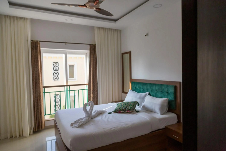 ComfyCorner - Luxurious 2-BHK Apartment