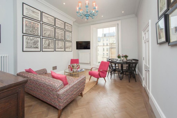 2 Bedrooms Apartment