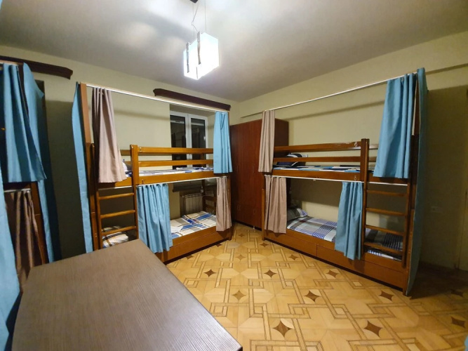 Doss Hostel And Hotel
