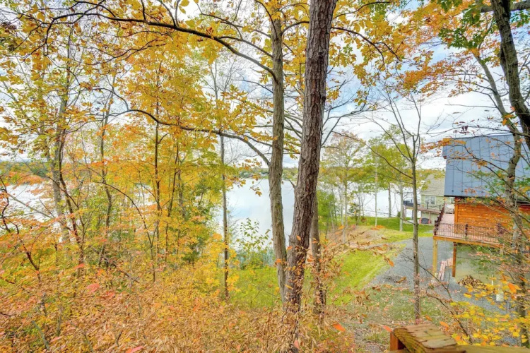 Ski, Sip & Snuggle: Cozy Catskills Gem w/ Views!