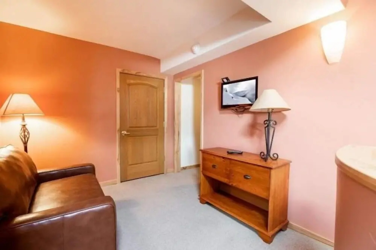 Condo with Hot Tub Free Garage Parking by RedAwning