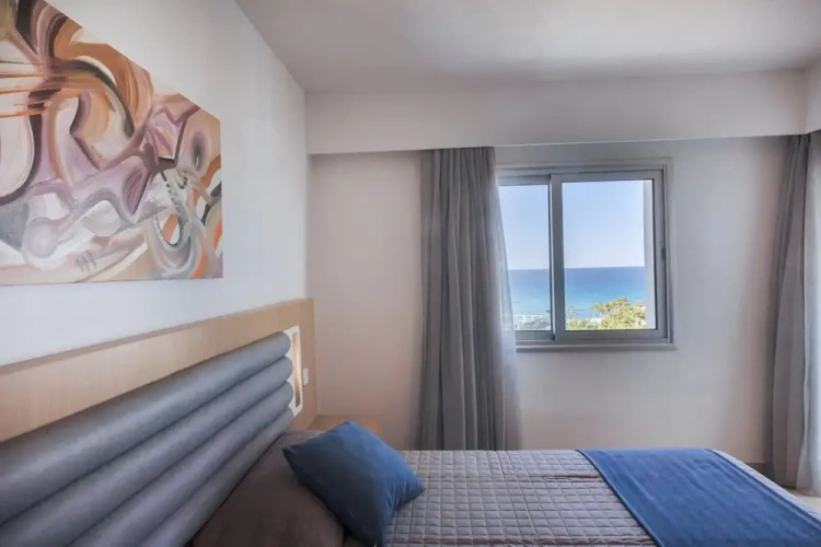 Classic Apartment with balcony and with partial sea view