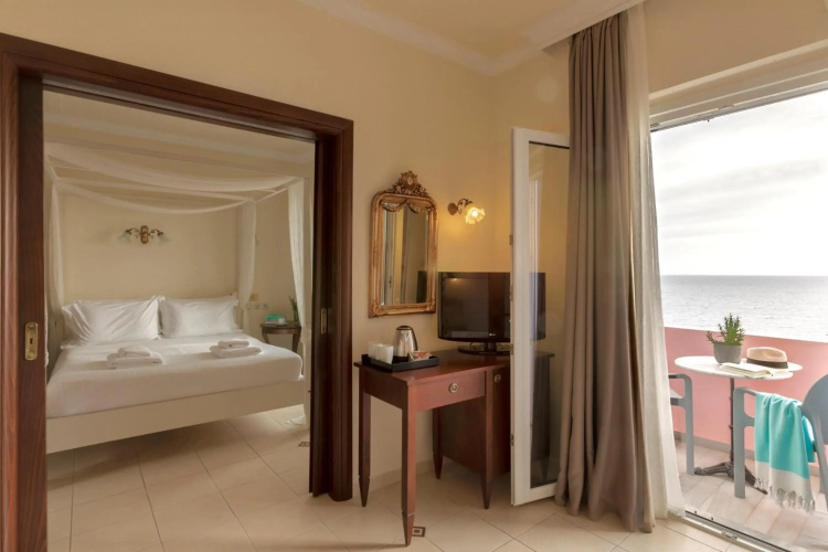 Aneroussa Beach Hotel Hotel