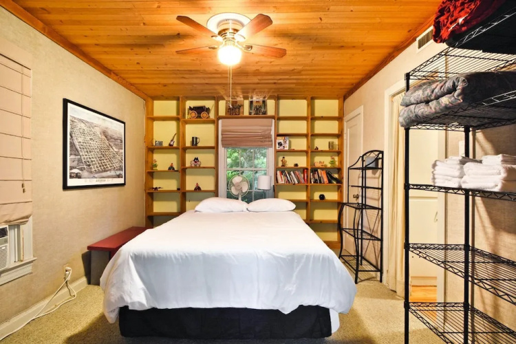 2BR Chill Ville With A View by RedAwning