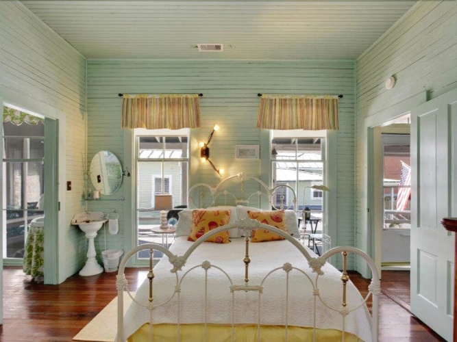 Benton Cottage