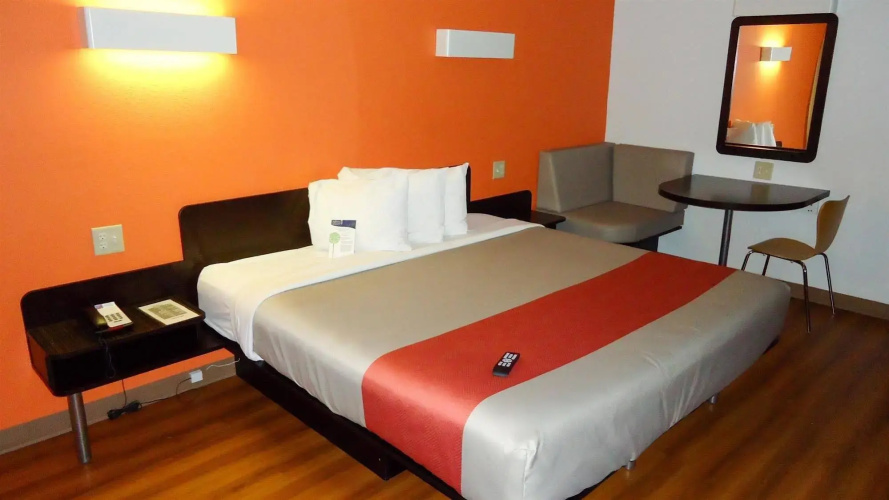 Motel 6 Cameron, MO