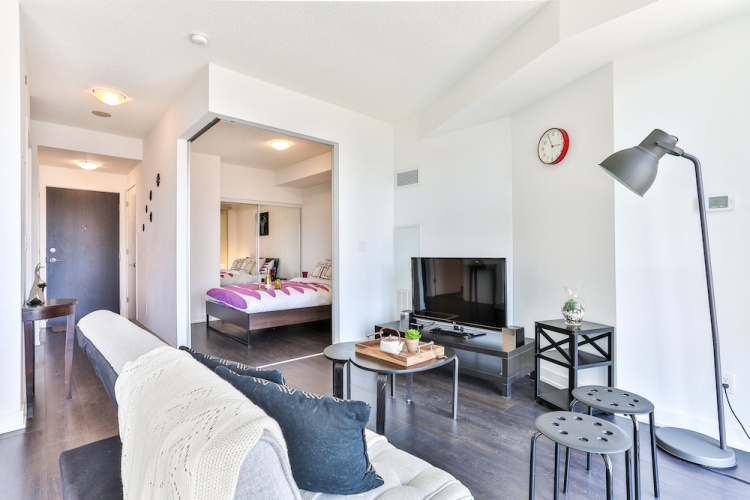 Stunning Harbourfront Condo — фото 4