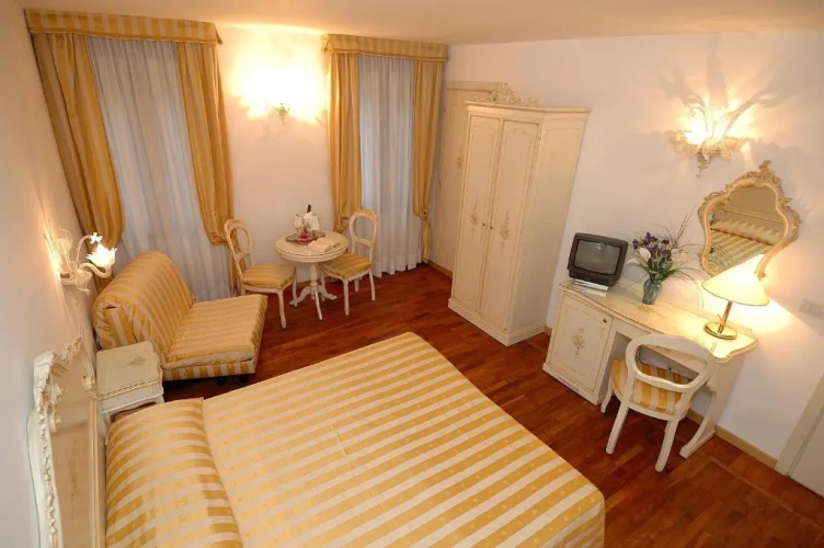 Superior Double room with city view