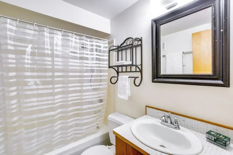 Centrally Located Eugene Apt < Half-mi to UO!