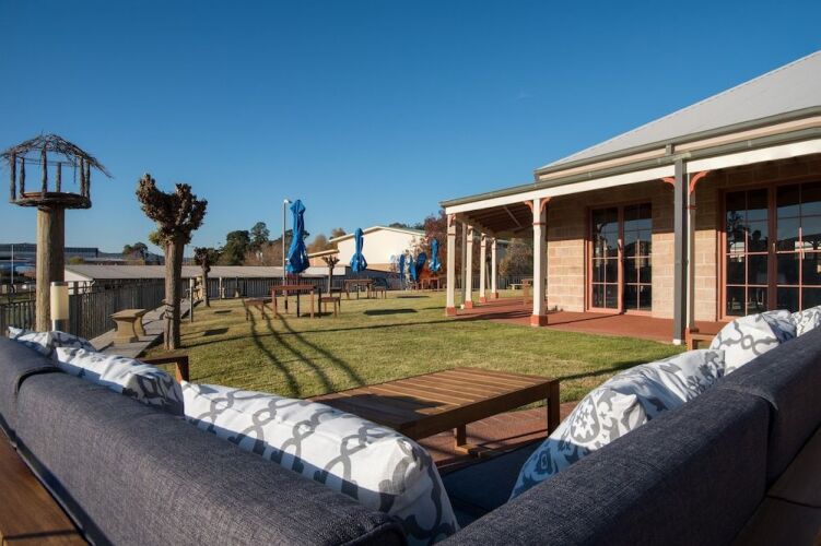 Bowen Inn MotelOver view