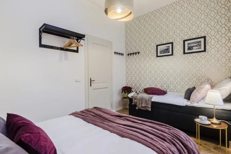 2 Bedrooms Apartment