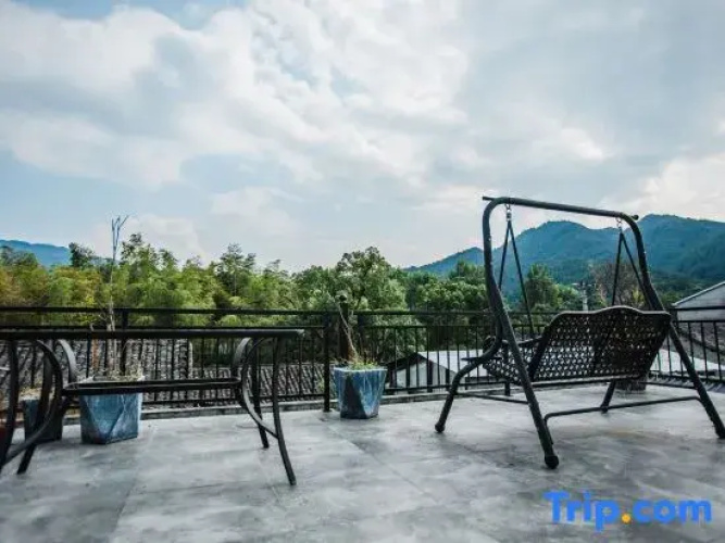 twelve homestay