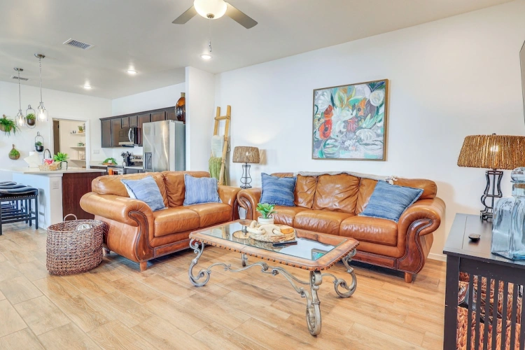3 Bedrooms Cottage