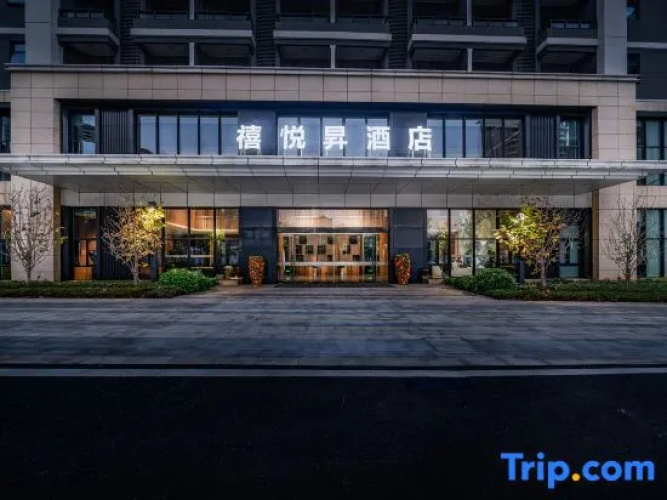 Joyous Hotel