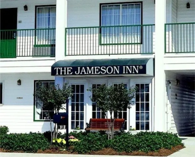Deluxe Quadruple room with balcony