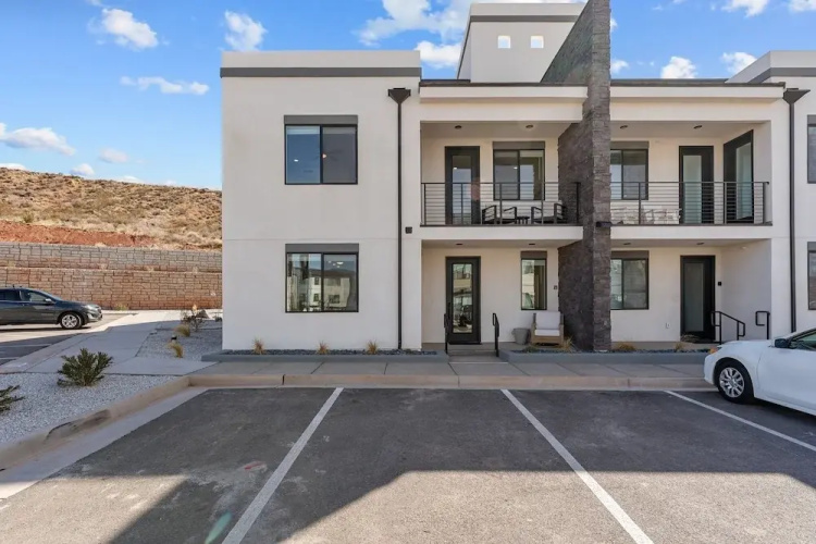 Sand Cove Retreat 5 Bedroom Townhouse - Washington, UT