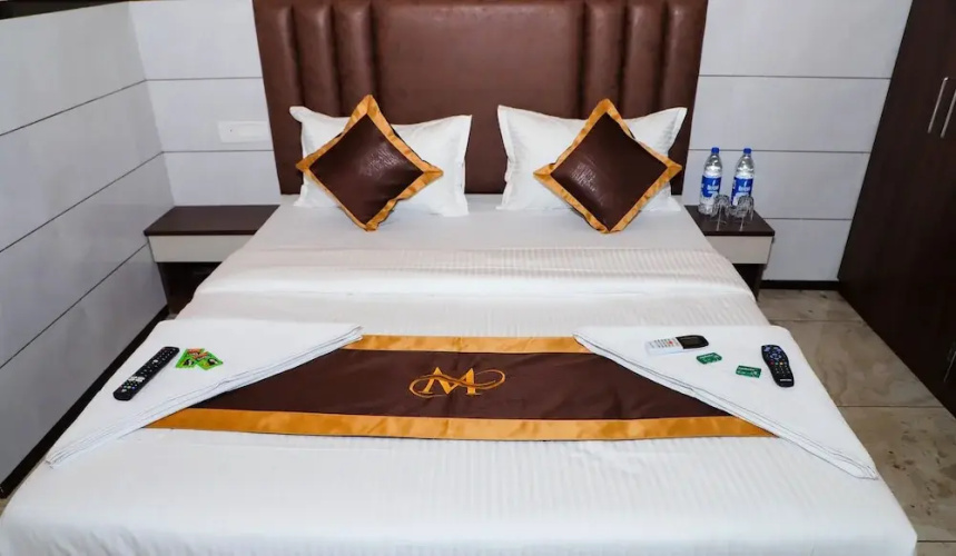 Majestic Inn