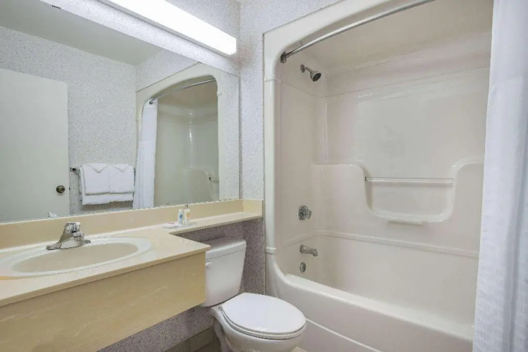 Travelodge by Wyndham Bridgewater photo 9