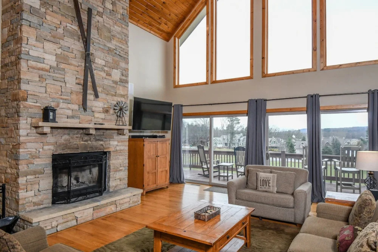 No Wake Zone 5 Bedroom House