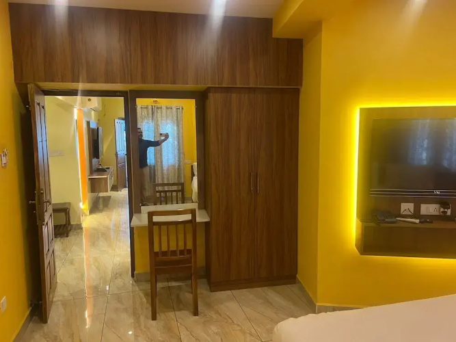 White Yellow Residency