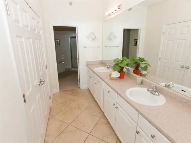 Lighthouse 304 - 3 Br condo by RedAwning