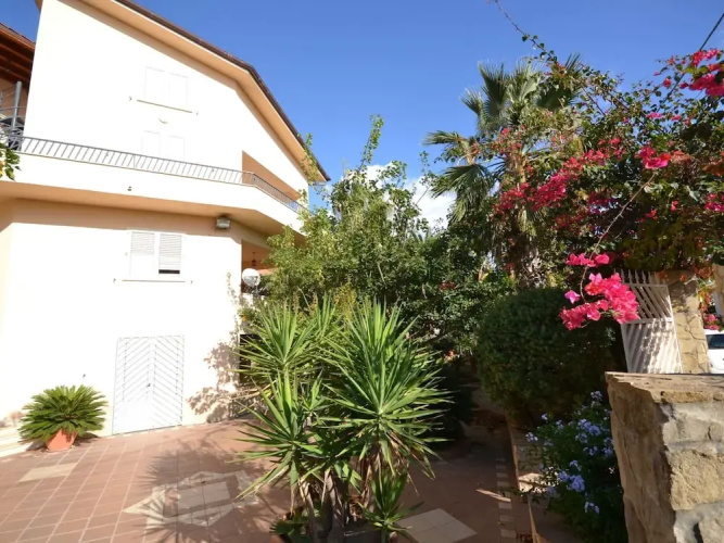 Simplistic Holiday Home in Sciacca near Horse Riding