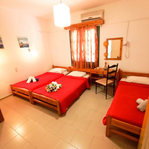 Economy Triple room