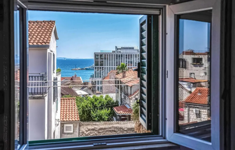 Beautiful Home in Split With Wifi and 4 Bedrooms