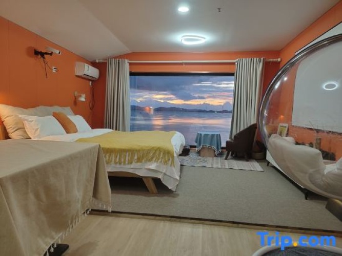 Standard Double room with lake view