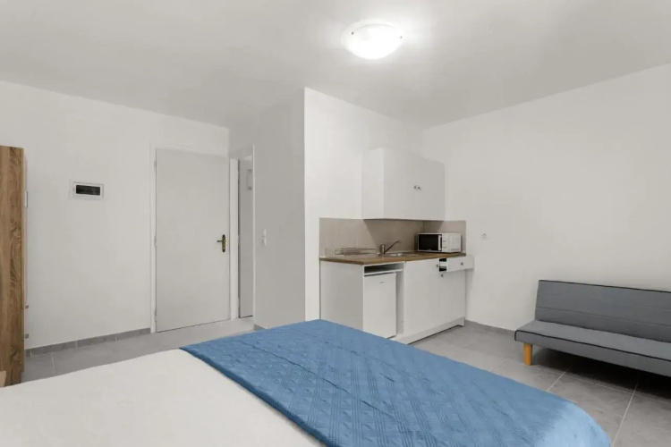 Nikolas Apartments