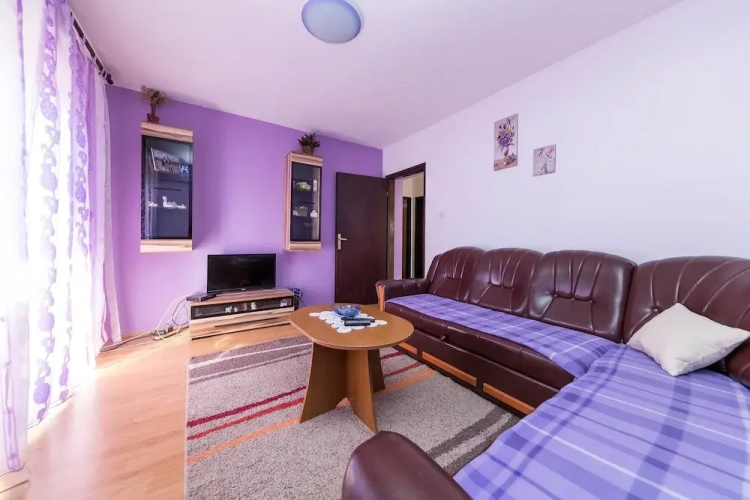 Apartment Eni